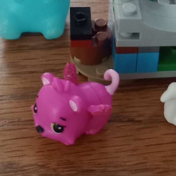 Small Toy Assortment - Picture 6 of 8